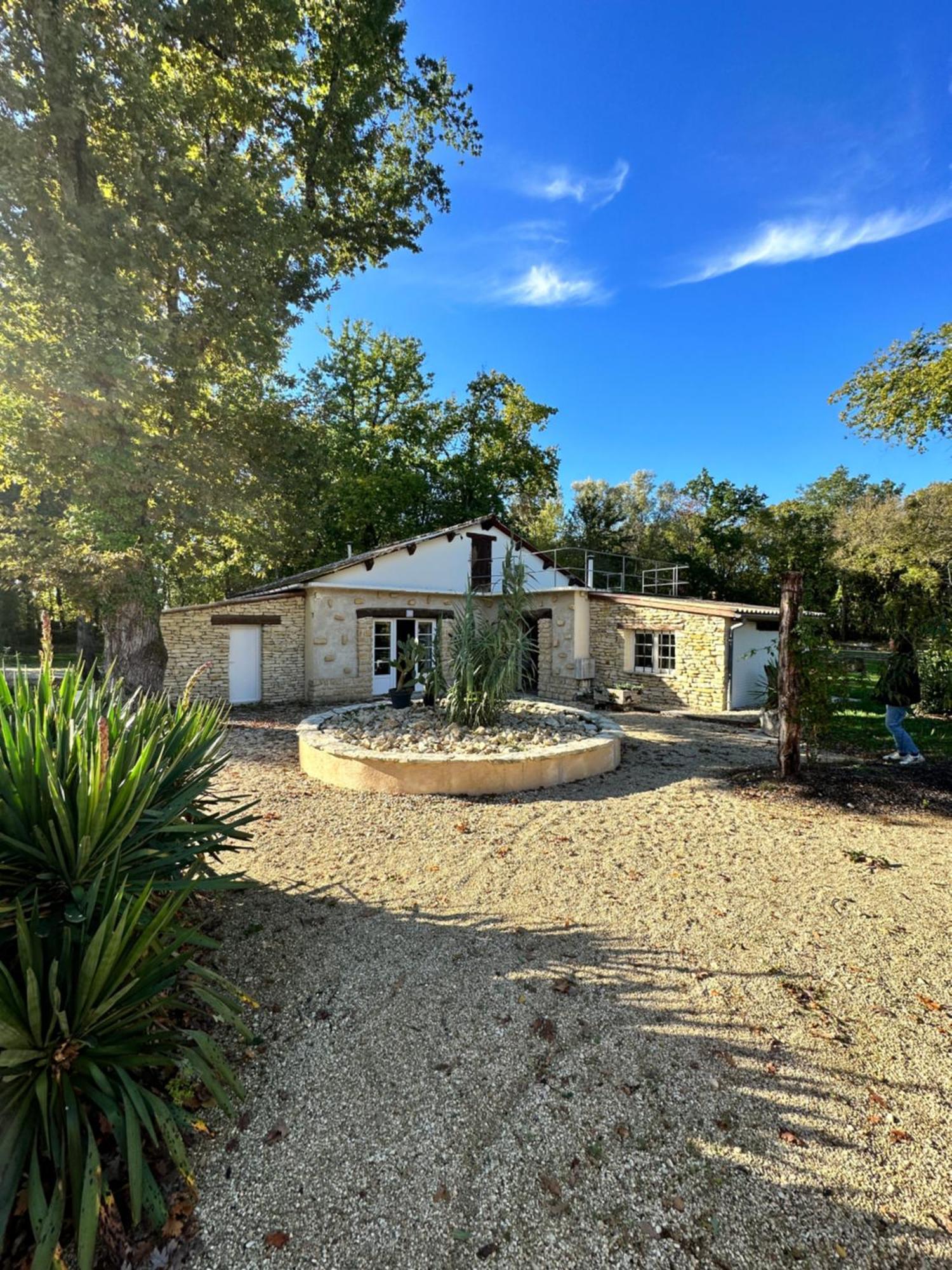 Au Coeur Du Vignoble Cognacais Villa Gondeville Exterior photo